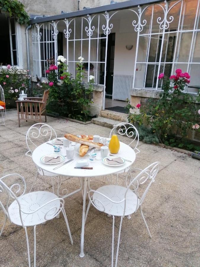 Le Relais Des Roses- Chambres D'Hotes Vatan Kültér fotó