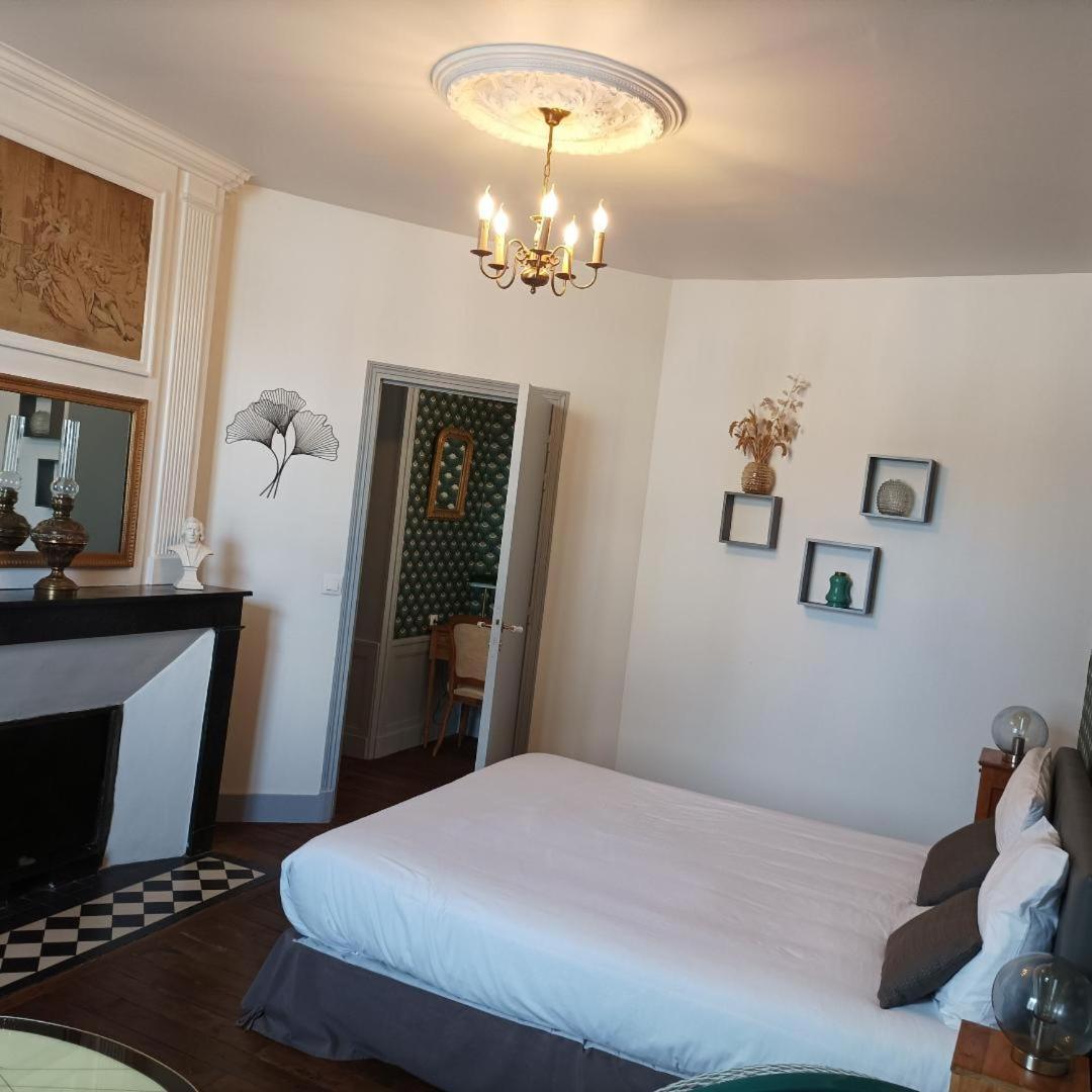 Le Relais Des Roses- Chambres D'Hotes Vatan Kültér fotó
