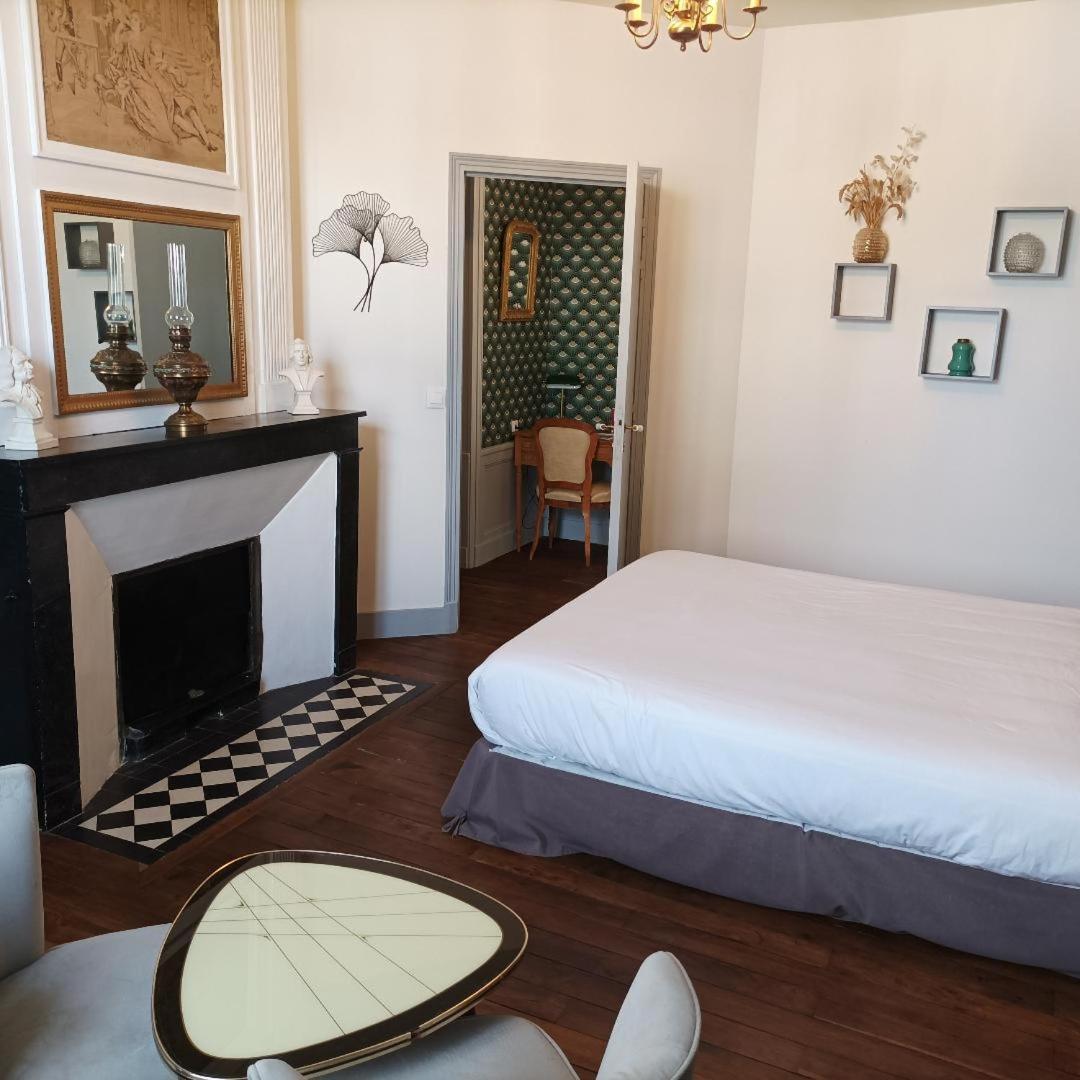 Le Relais Des Roses- Chambres D'Hotes Vatan Kültér fotó